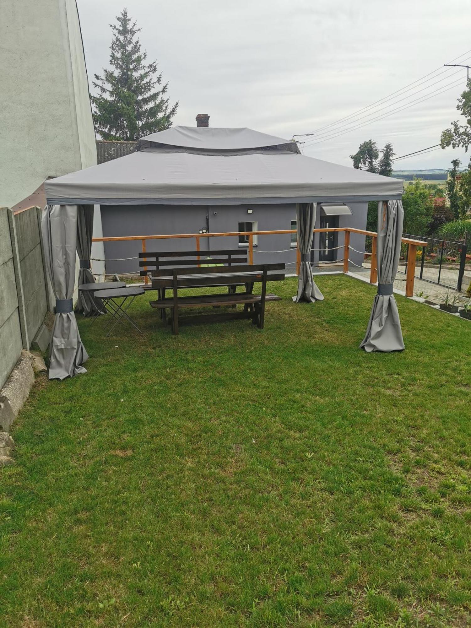 Dom K2 Apartman Pinczow Kültér fotó